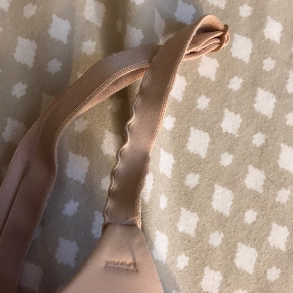 VS Nude Bra. - Picture 2 of 6